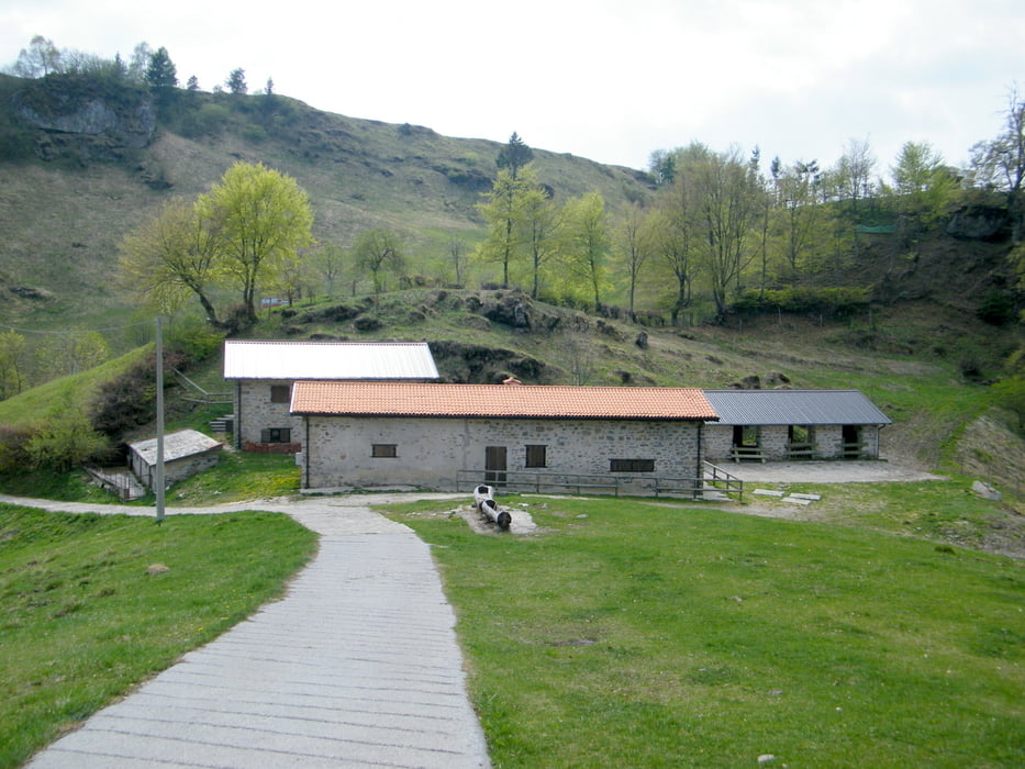 Monte Caplone-Cima Tombea