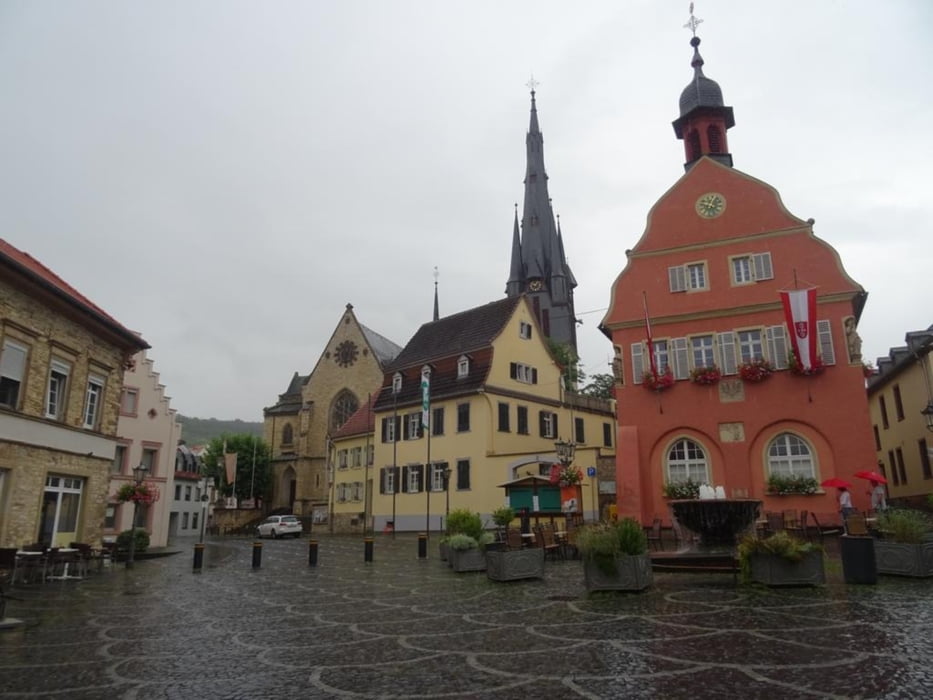 Von Gau-Algesheim zum Bismarckturm und durch das Selztal