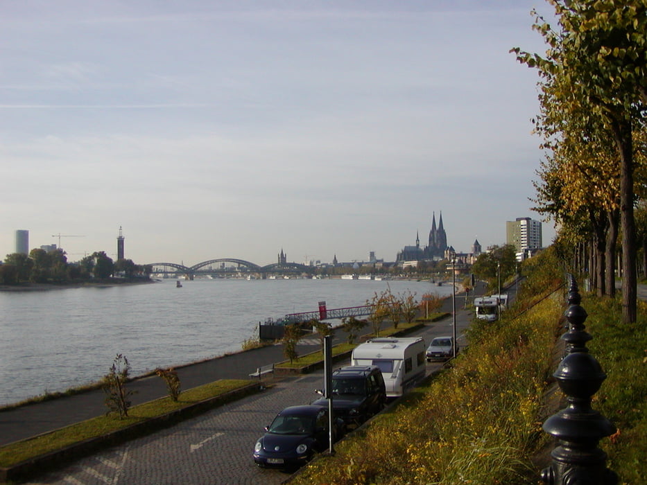 Von Köln über Zons und Düsseldorf nach Duisburg