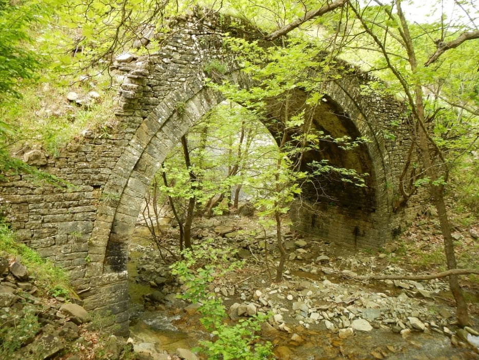 Greece, Zagori: trail to bridge Gyftosia & Kosiastra