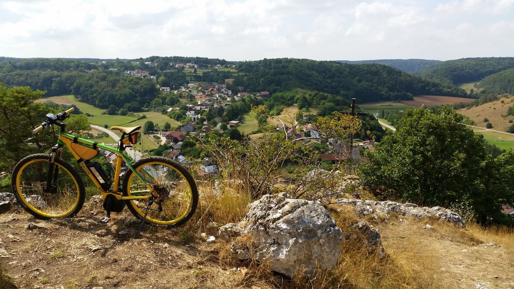 Rund Tour über Wutzenfelsen Jurasteig nach Mattin und zurück über Rgsb und Etterzhausener Höhe