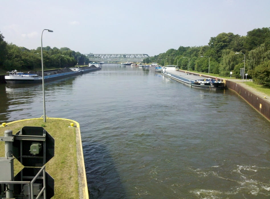 Rhein-Herne-Kanal von Essen-Dellwig bis Schleuse Oberhausen und zurück