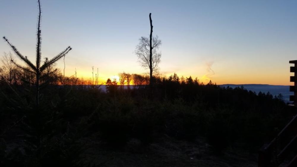 308. Zum Sonnenaufgang zur Aussichtsplattform Balve mit Blick auf Garbeck, Sauerland Waldroute