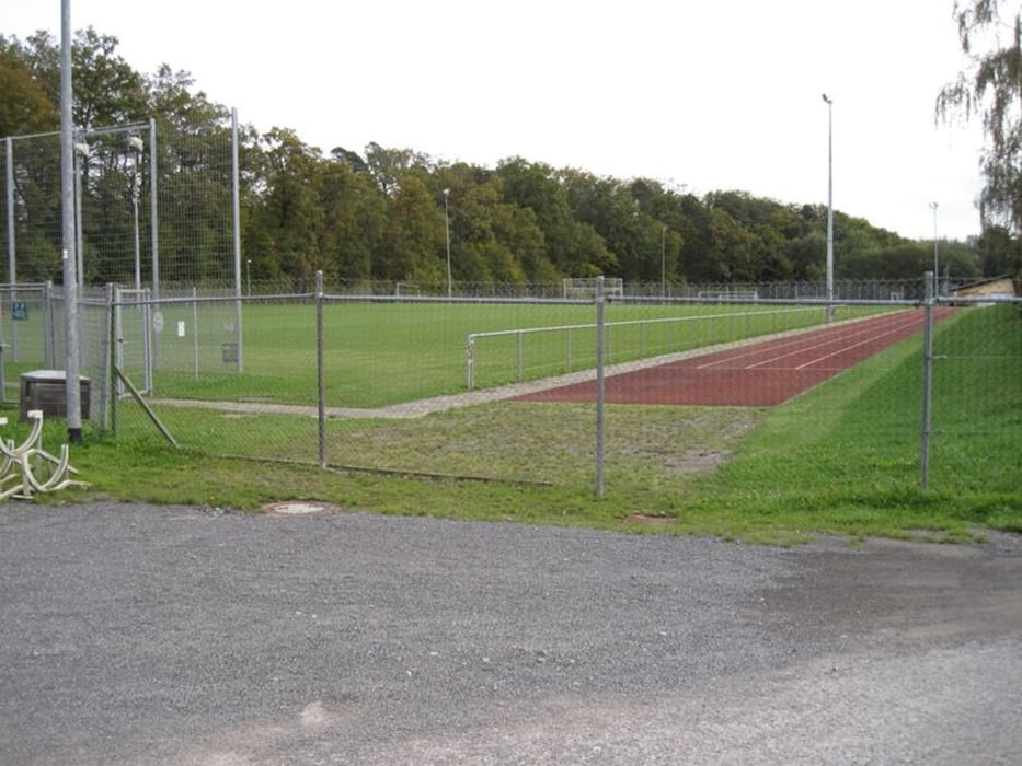 Zaisersweiher entlang der ICE Strecke bis Bahnhof Vaihingen