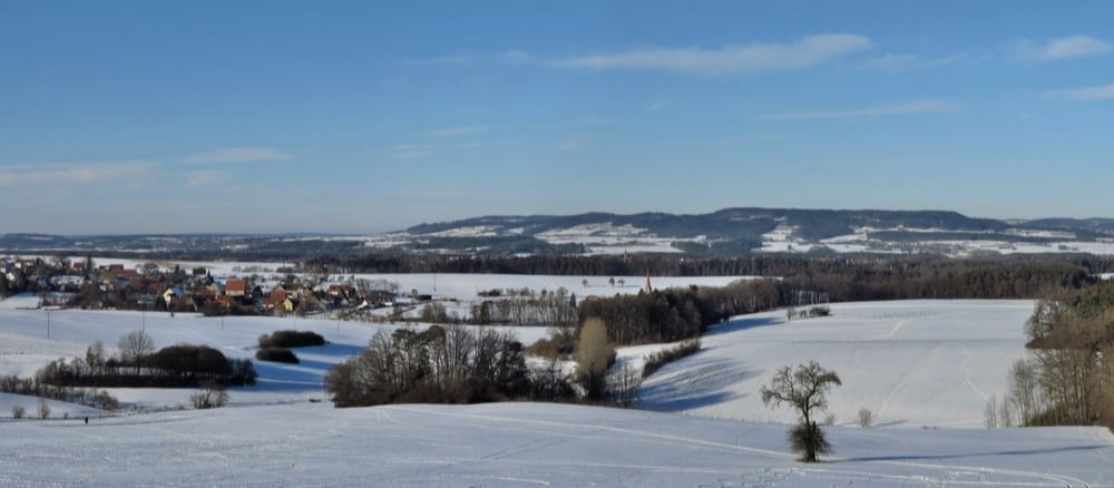 Wandern Franken: Tauchersreuth mit Schneeschuhen