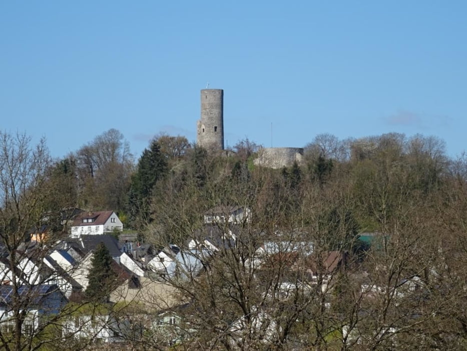 Zur Burg Merenberg und den Ringwaellen der Kelten