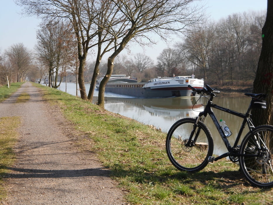 Bahn- und Kanalradweg